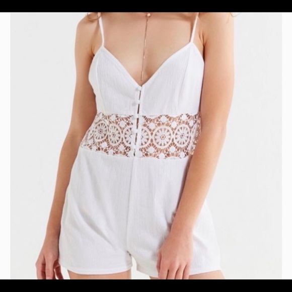 White linen romper - Urban Outfitters - Picture 2 of 12